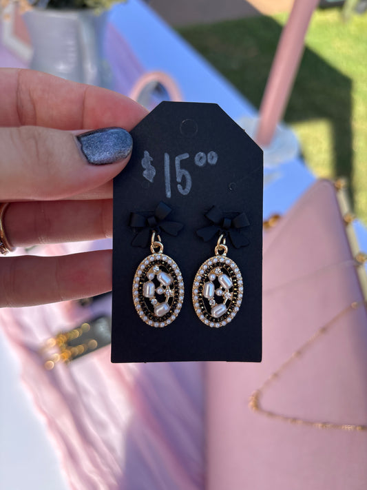 Black bow earrings