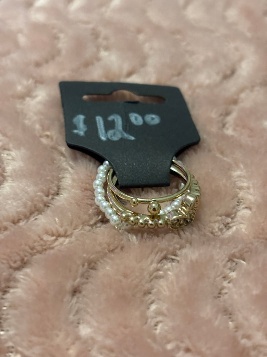 Pearl 3 stack ring